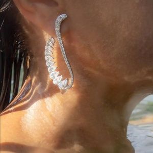 Nextnecklace PEAR CUT CUFF EARRINGS